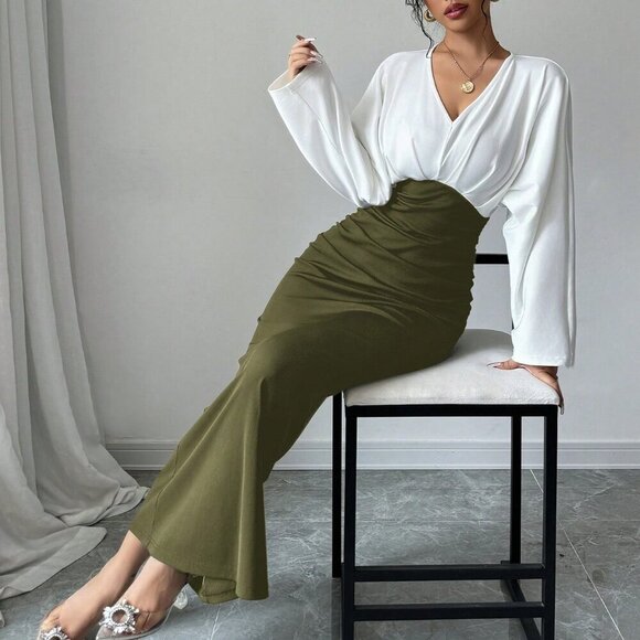 Army Green Elegant Women's V-Neck Long Sleeve Fitted Dress - Picture 3 of 6
